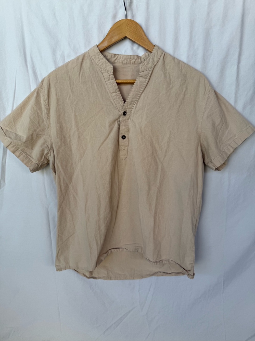 Men's Casual Short-Sleeve Henley Shirt in Beige